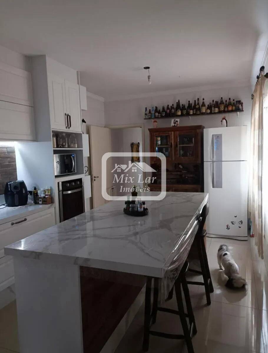 Sobrado à venda com 4 quartos, 151m² - Foto 1