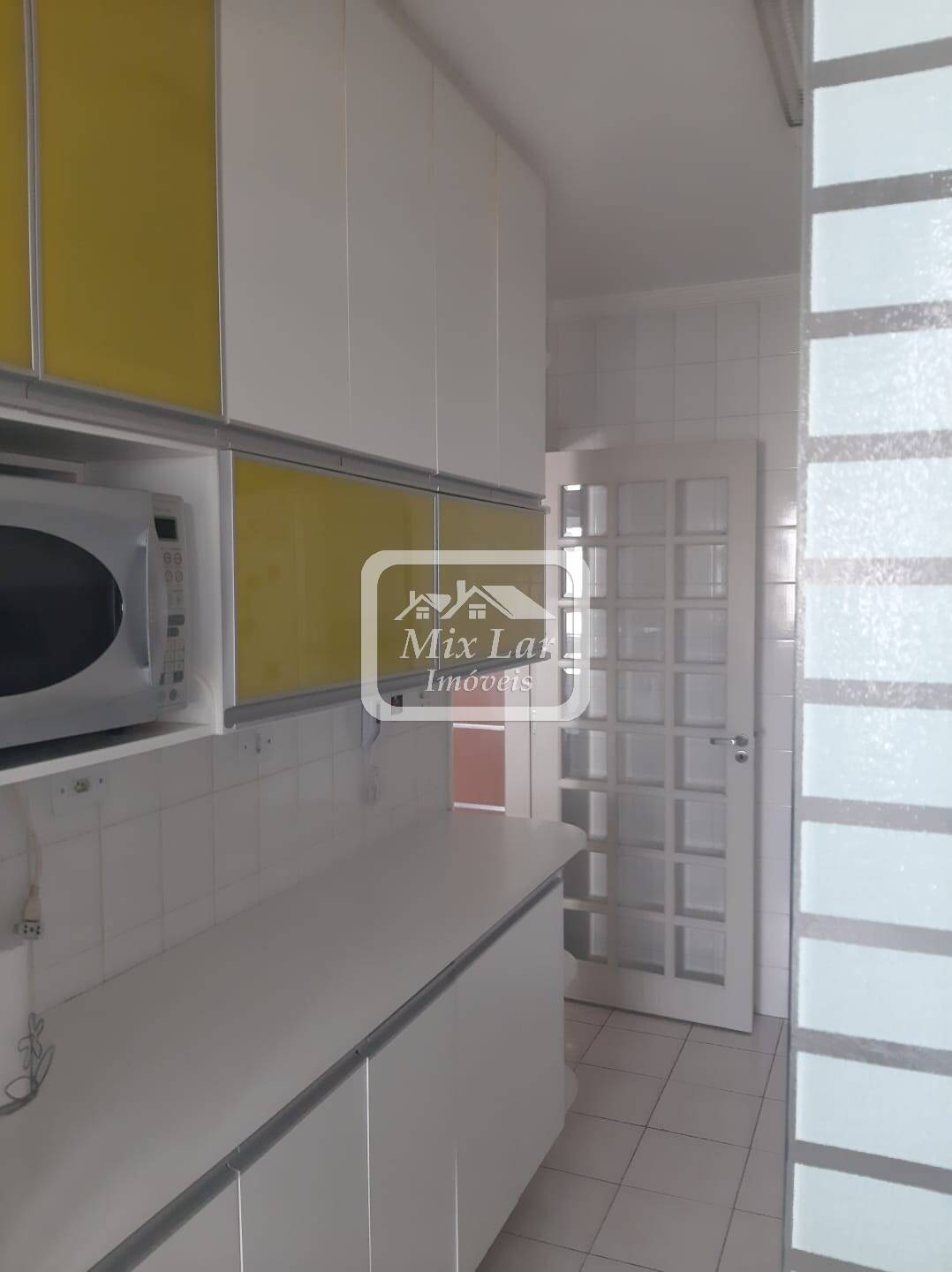 Apartamento à venda com 2 quartos, 61m² - Foto 4