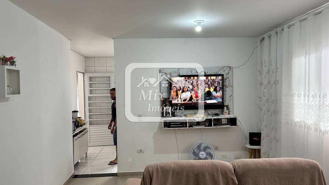 Casa à venda com 2 quartos, 120m² - Foto 1