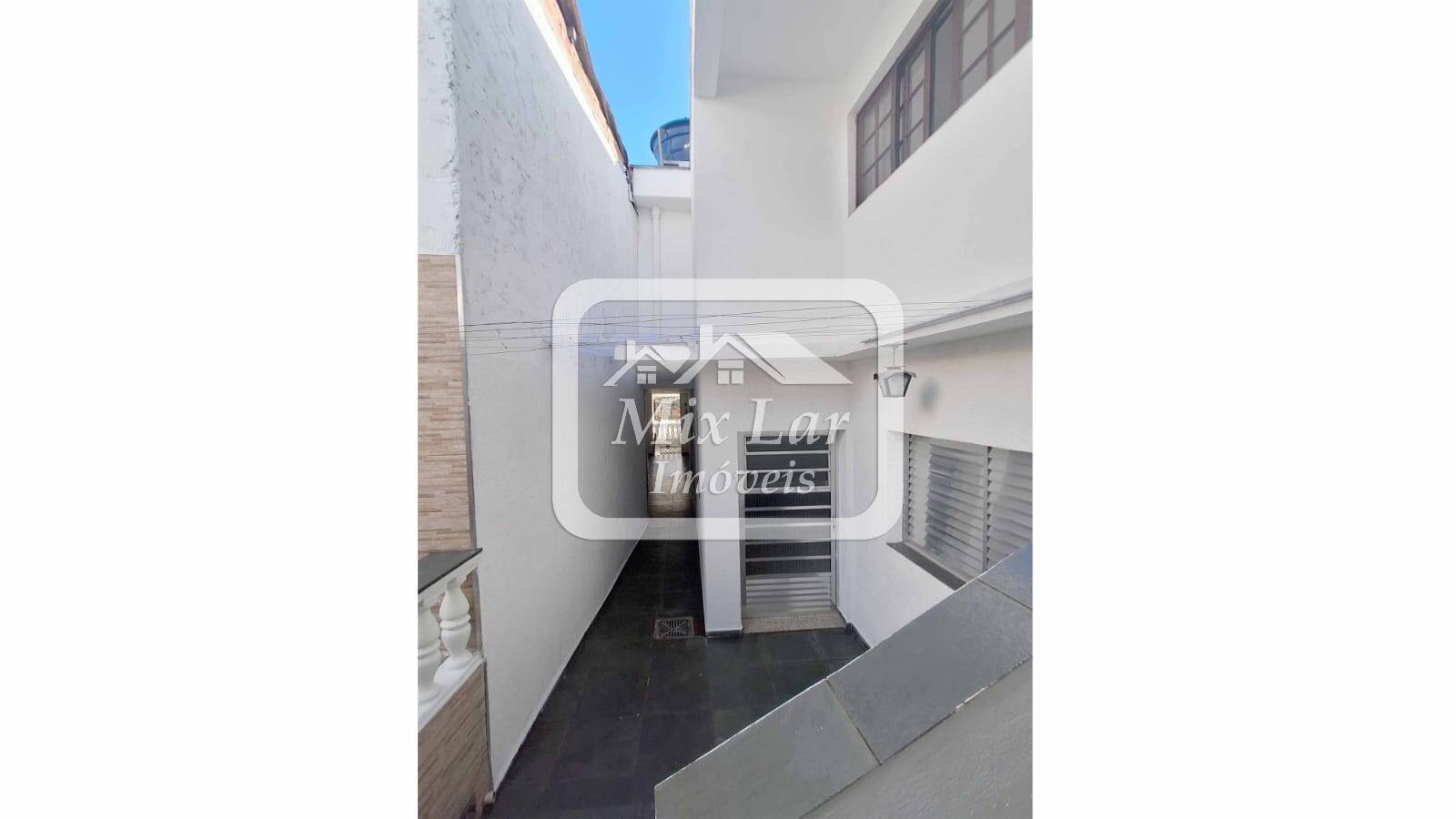 Sobrado à venda com 3 quartos, 252m² - Foto 32