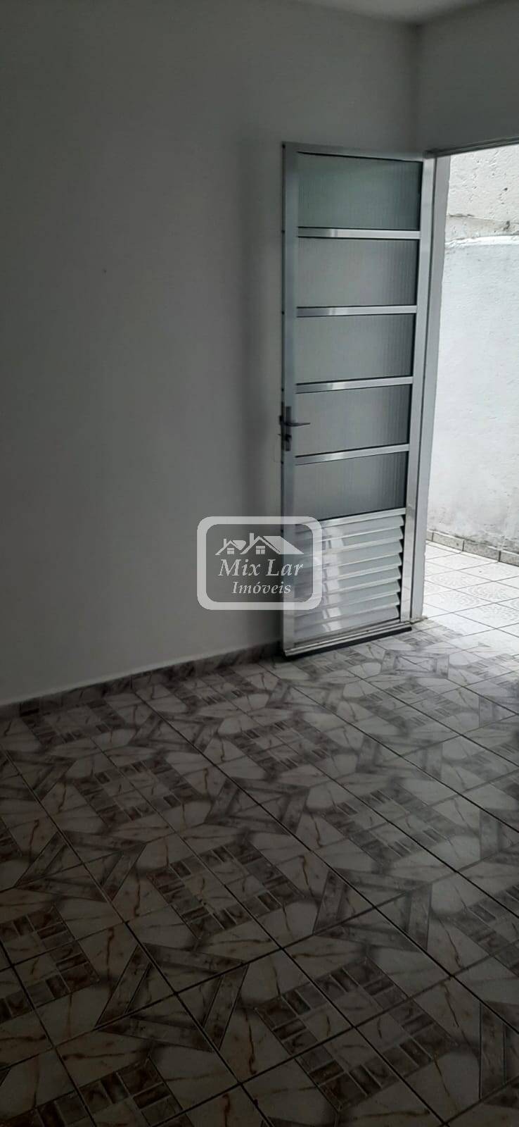 Casa para alugar com 2 quartos, 80m² - Foto 2